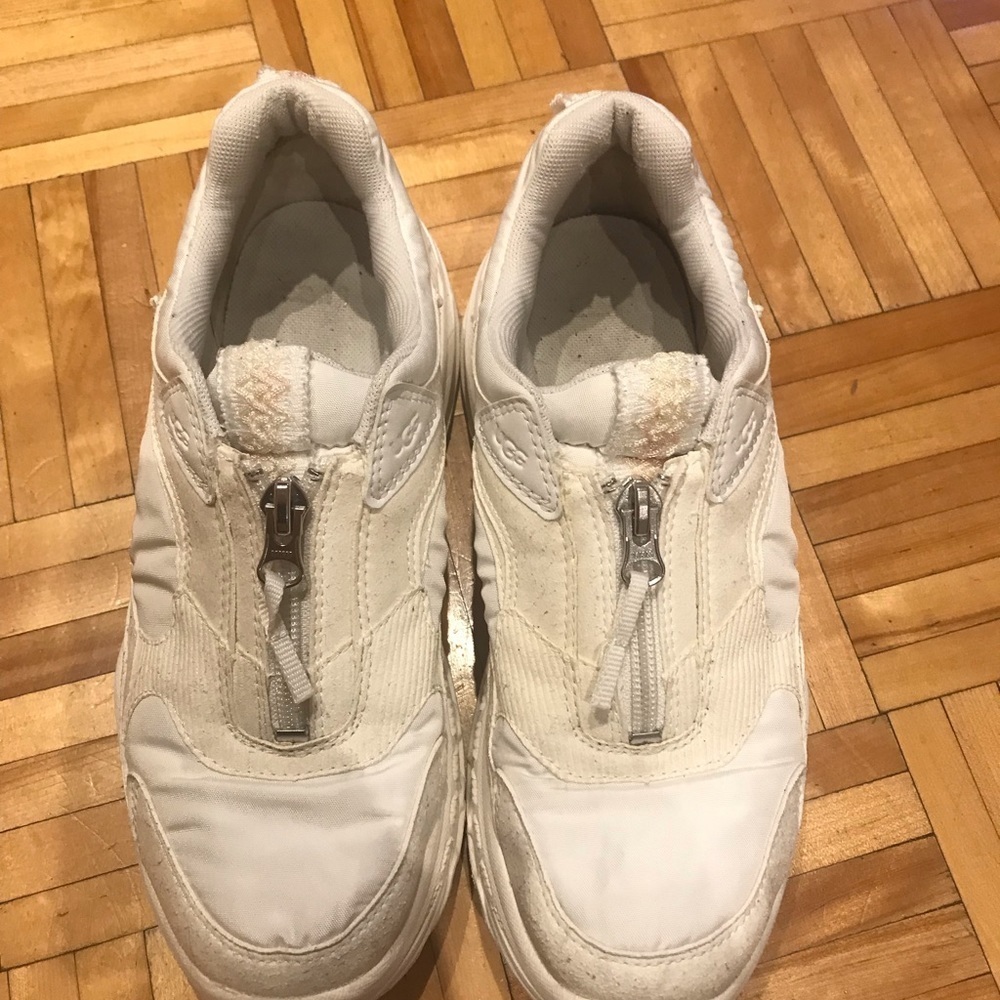 Ugg  sneakers​ - Picture 2 of 9